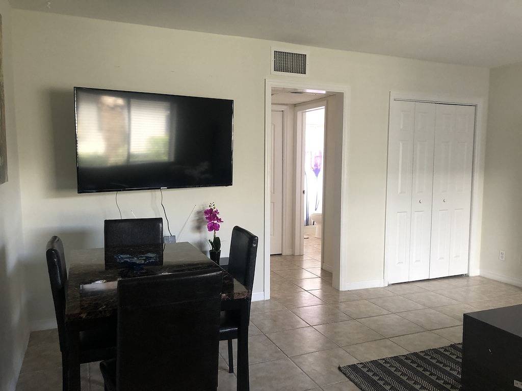 Ganze Wohnung, Beautiful 1bd, prime location, free parking, bbq, pets in Delray Beach, Palm Beach County
