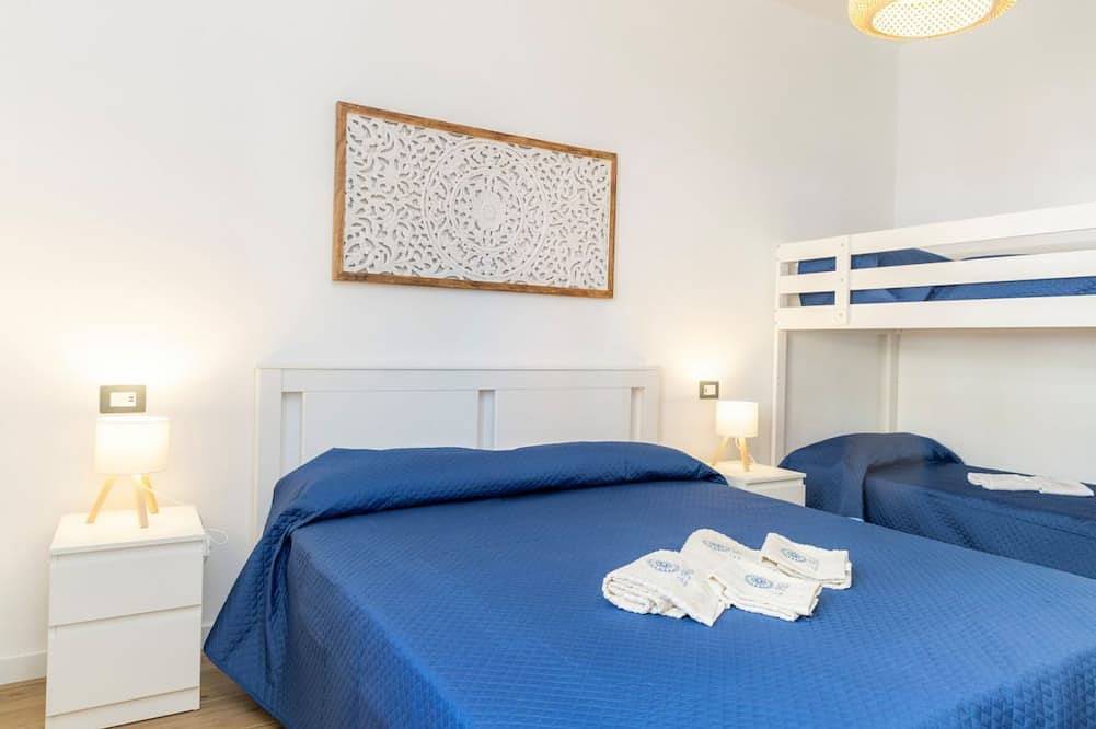 Apartamento entero, La Maison - Creta apartamento superior cerca del mar in Paula (desambiguación), Costa Tirrénica Calabria