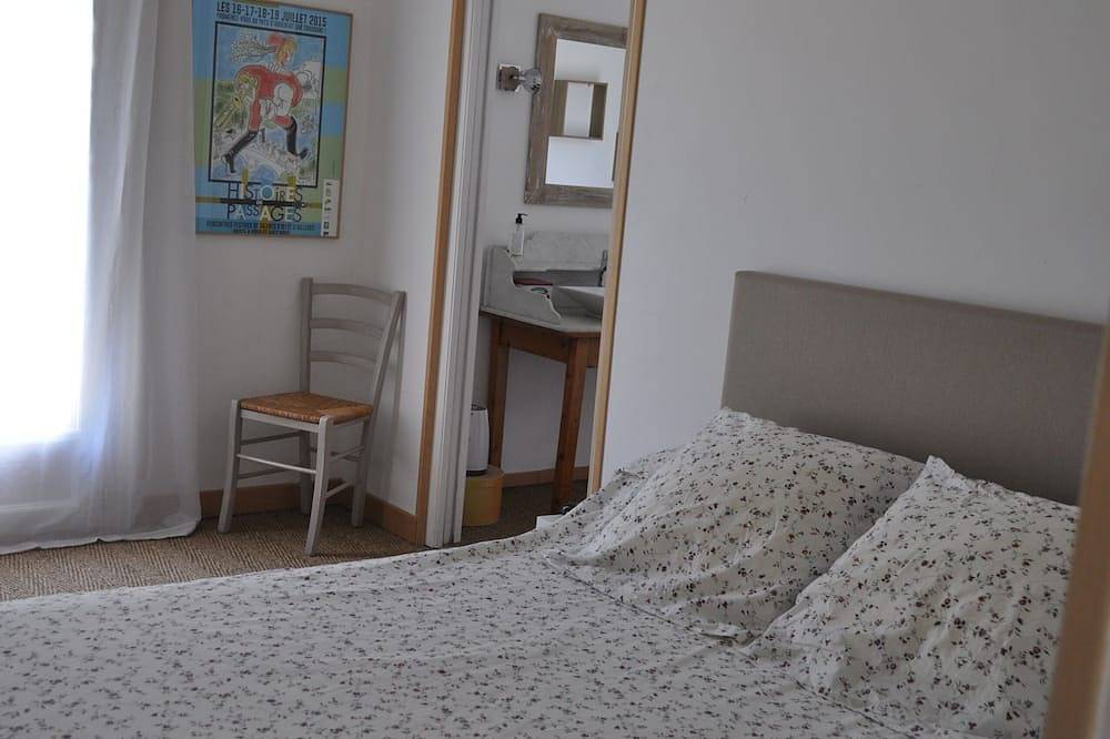 Jolie maison avec jardin paysagé et piscine privative. in Cléon-d'Andran, Région de nyons