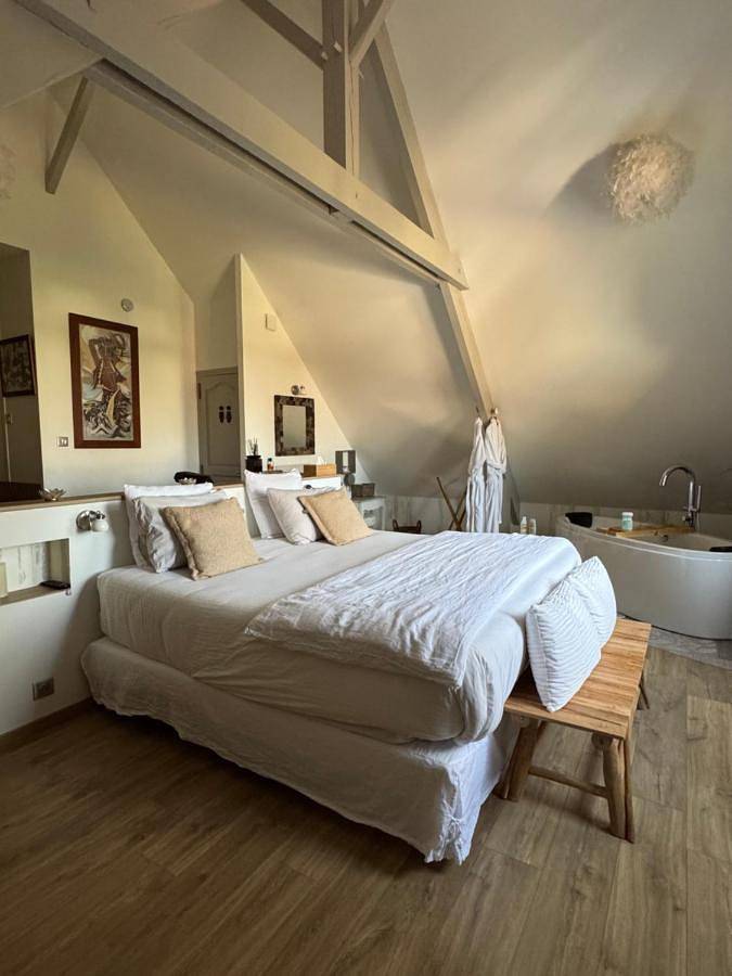 Maison d’hôte pour 3 personnes, avec Terrasse ainsi que Jardin et Vue à Pontorson - 3