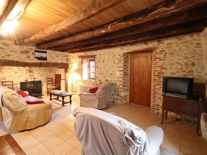 Location de vacances pour 3 personnes, avec jardin à Saint-Étienne-de-Maurs - 3