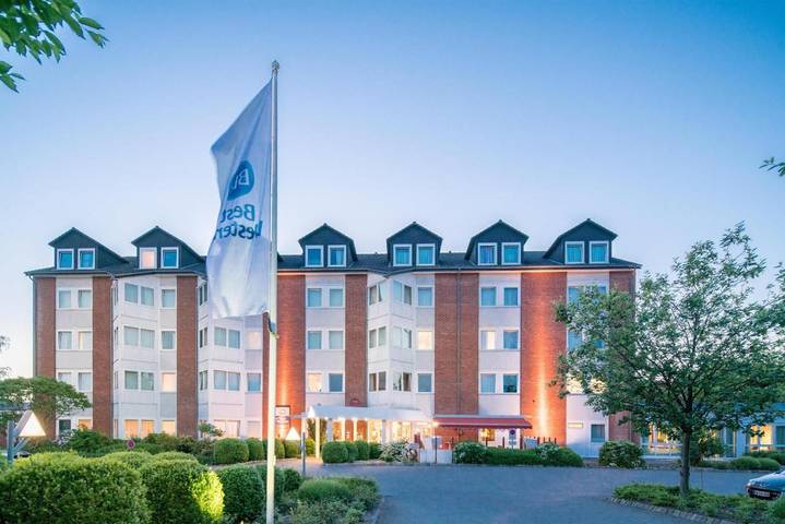 Hotel für 3 Personen, mit Terrasse und Garten sowie Sauna in Neumünster