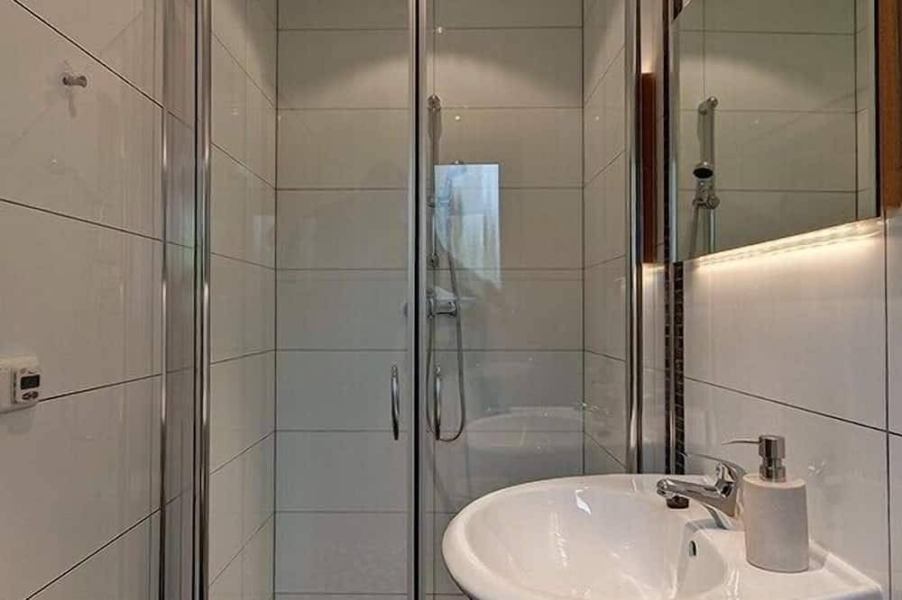 Ganze Wohnung, Schöne, kleine und geschmackvolle Ferienwohnung wartet auf Sie in Oberhausen, Ruhrgebiet
