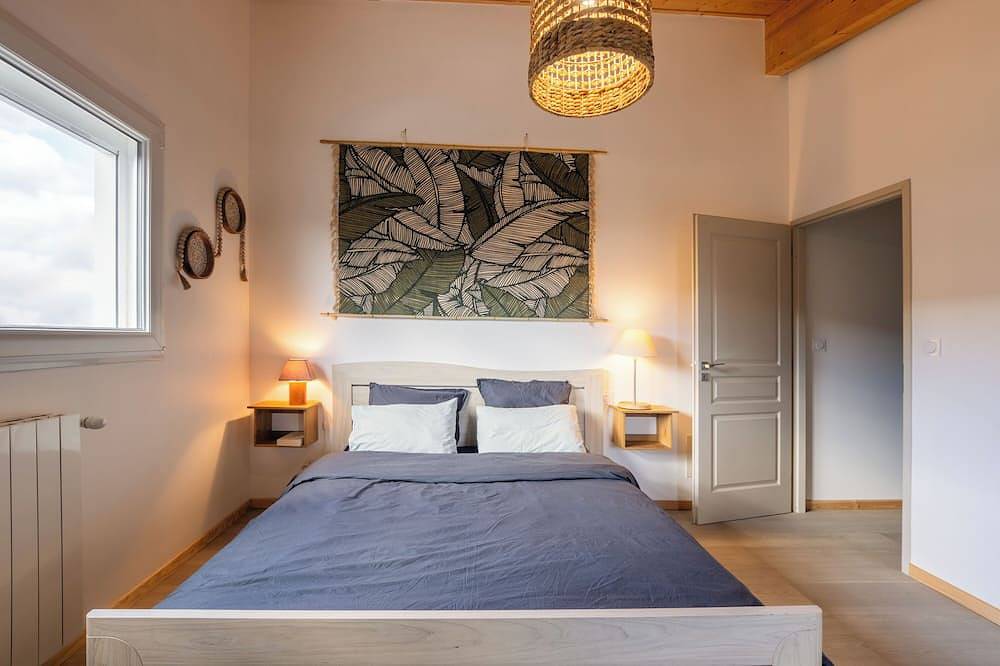 Gîte nature tout confort  avec piscine, idéal pour 2 personnes, Ok animaux in Salazac, Région de Nîmes