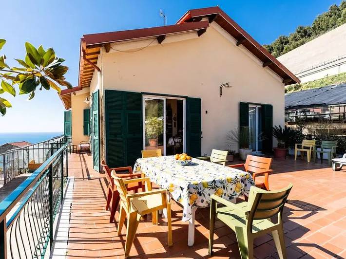Villa voor 7 personen, met balkon en zwembad - 1