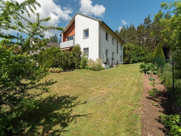 Ferienwohnung für 6 Personen, mit Balkon und Garten sowie Pool in Marktleuthen