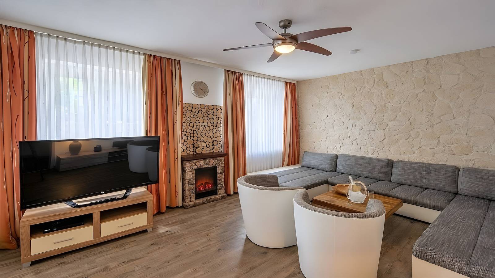City Holiday Home Daun in Daun – for 14 Guests (210 m²) in Daun, Volcanic Eifel