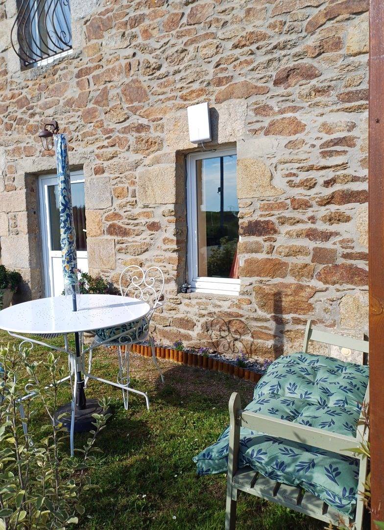 Charmant cottage au centre de la Côte d'Émeraude in Pluduno, Région de Dinan