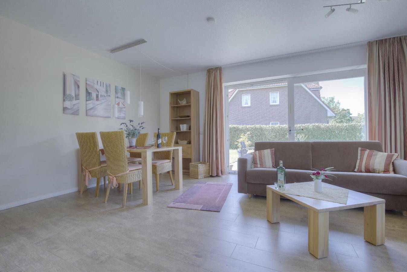 Ganze Wohnung, Ferienwohnung Amrumbank mit privater Terrasse, Garten und Wlan in Büsum, Dithmarschen