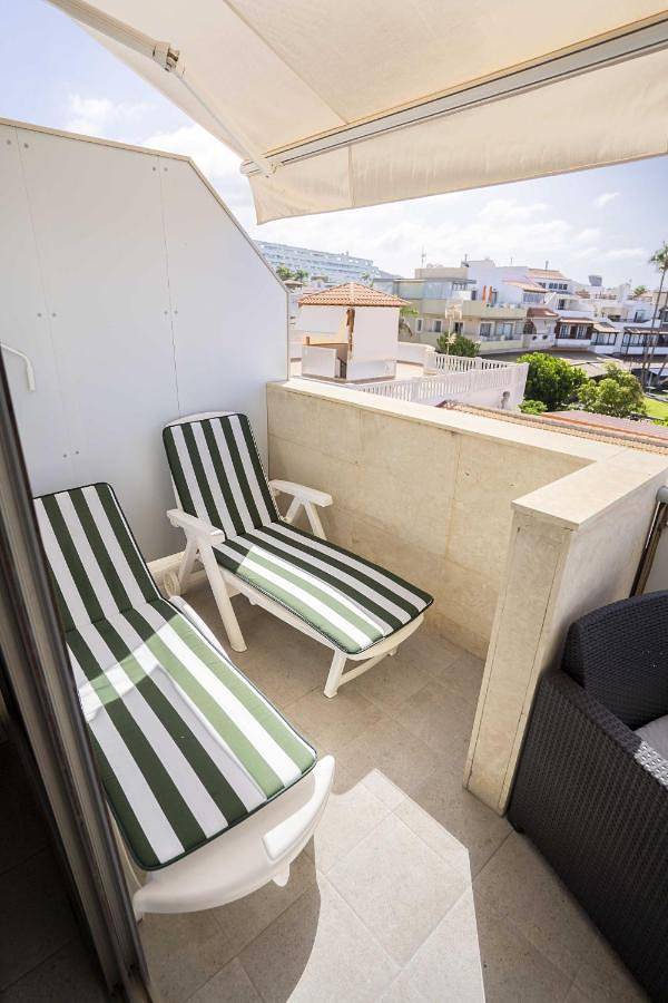 Gîte pour 3 personnes, avec vue ainsi que jardin et balcon dans La Caleta - 4