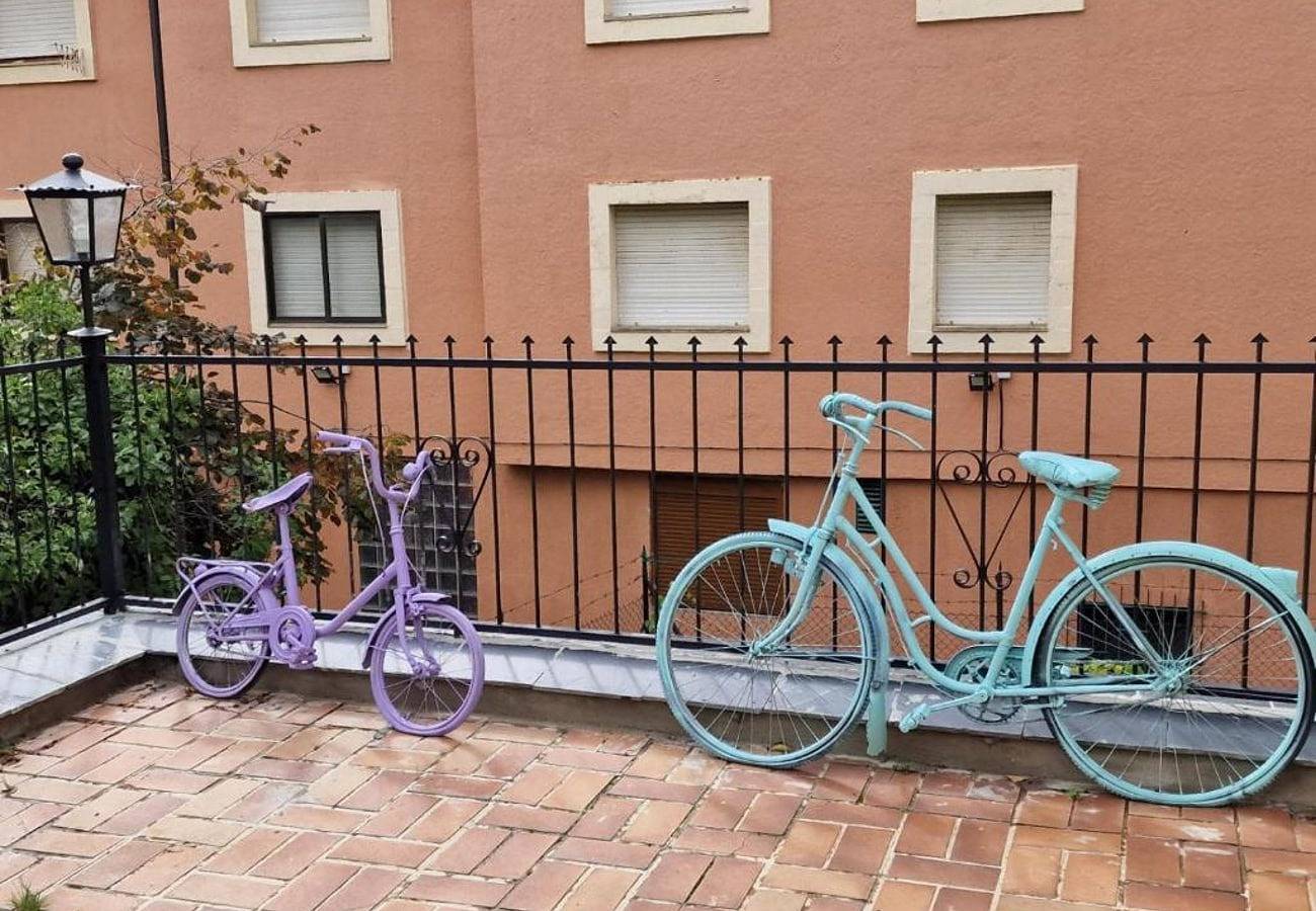 Finca 'Los Kukos' mit Seeblick, Gemeinschaftsterrasse und Wi-Fi in Riaño, Cordillera Cantábrica