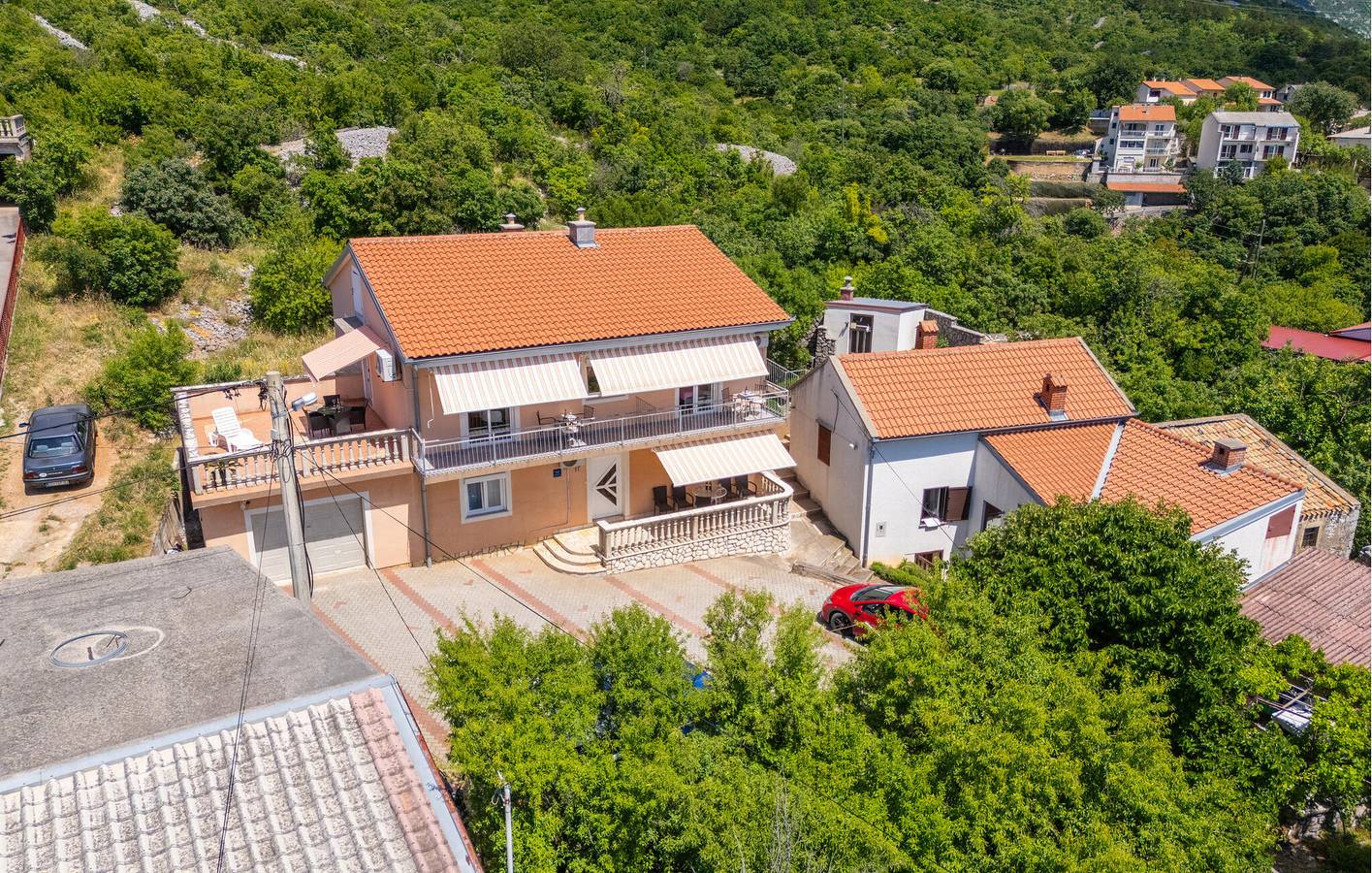 Ganze Ferienwohnung, Gemütliche Ferienwohnung mit Meerblick und Terrasse – 800 m vom Strand entfernt in Senj, Kvarner Festland