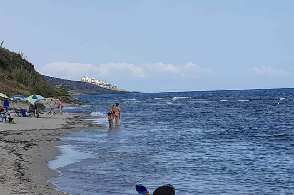 Ganze Wohnung, Villa Maria Three-room apartment with large garden near the sea in La Ciaccia, Valledoria