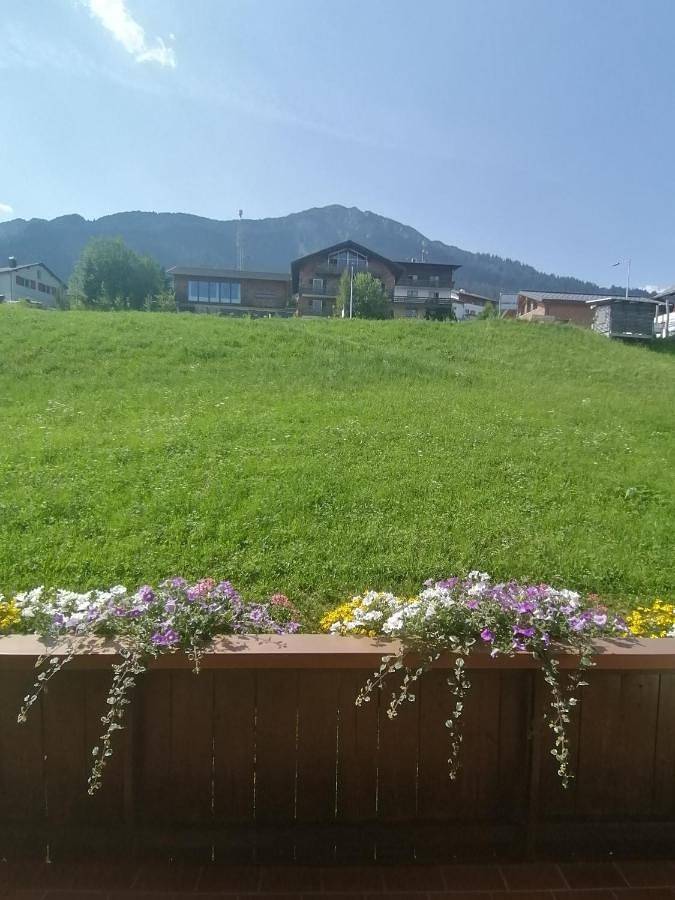Ferienwohnung für 3 Personen, mit Balkon und Terrasse sowie Ausblick in Raggal - 4