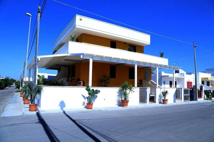 Ferienwohnung für 5 Personen, mit Ausblick und Garten, kinderfreundlich in Torre San Giovanni - 4
