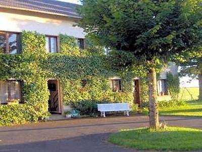 Location de vacances pour 3 personnes, avec jardin dans le Cantal - 2