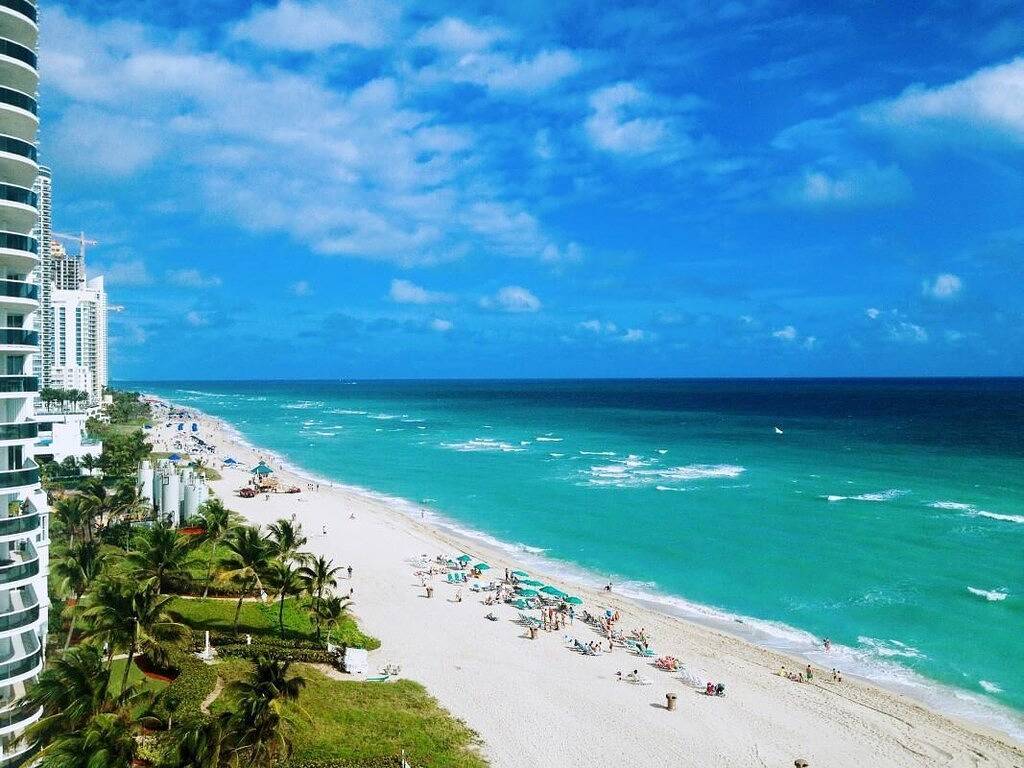 2 Bdr Suite w/ Balcony and Living Area | Steps from the Beach in Miami Beach, Florida