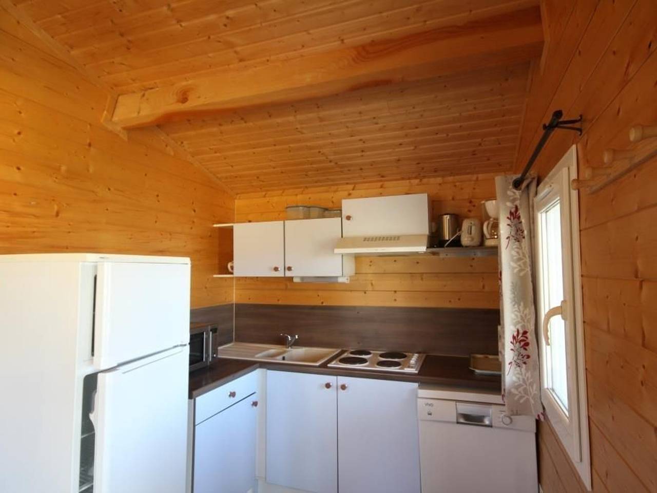 Chalet am Teich mit kostenlosem Angeln und Wlan, Haustiere erlaubt in Planchez, Naturpark Morvan