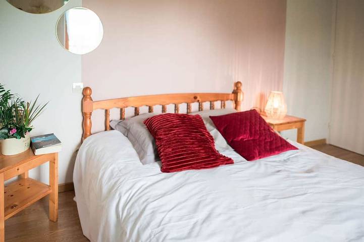 Gîte pour 6 personnes, avec terrasse et jardin à Saint-Léonard-des-Bois - 2