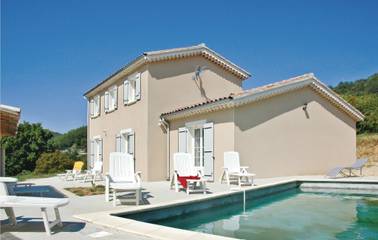 Gîte pour 10 personnes, avec piscine ainsi que jardin et terrasse à Saint-Thomé