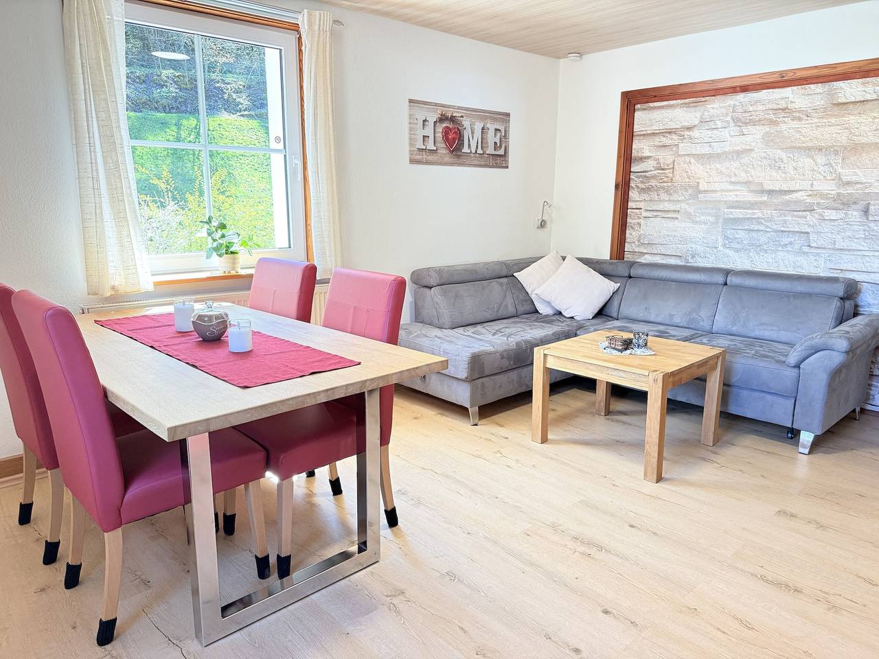 Ganze Wohnung, Ferienwohnung Wildbach, 80 qm, Infrarotsauna, umzäunter Garten, Grill, Wlan, Waldrandlage in Enzklösterle, Nordschwarzwald