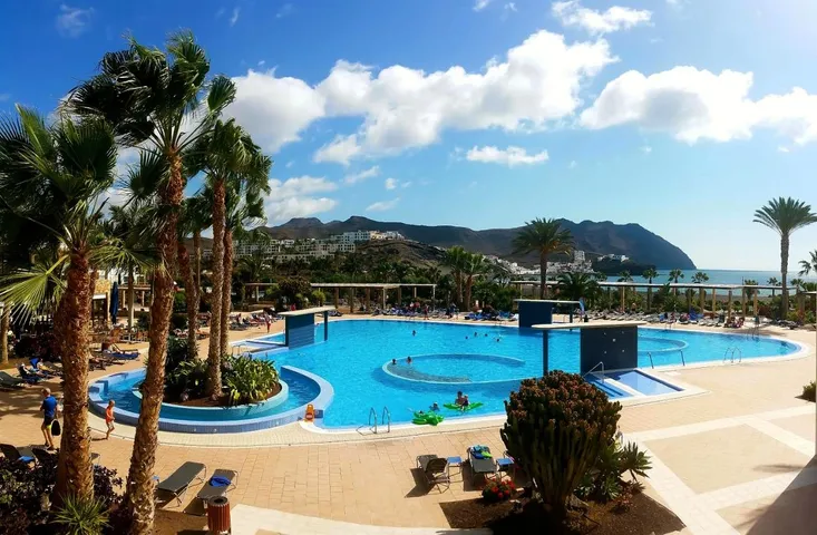 Appart’hôtel pour 10 personnes, avec terrasse et jacuzzi ainsi que sauna et jardin - 1