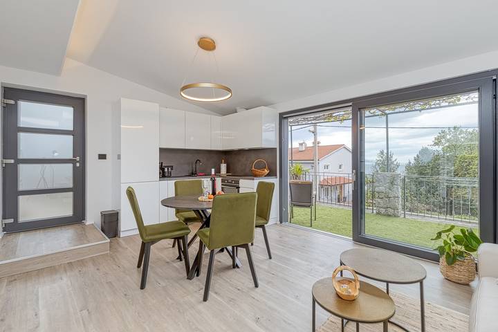 Ferienwohnung für 2 Personen, mit Balkon/Terrasse in Rijeka - 2