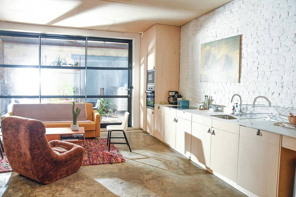 Appartement entier, Séjournez dans mon studio photo in La Madeleine, Région de Lille