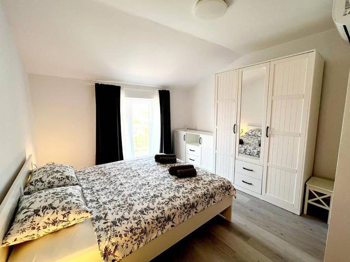 Ferienhaus für 6 Personen, mit Terrasse und Ausblick, mit Haustier in Banjol - 2
