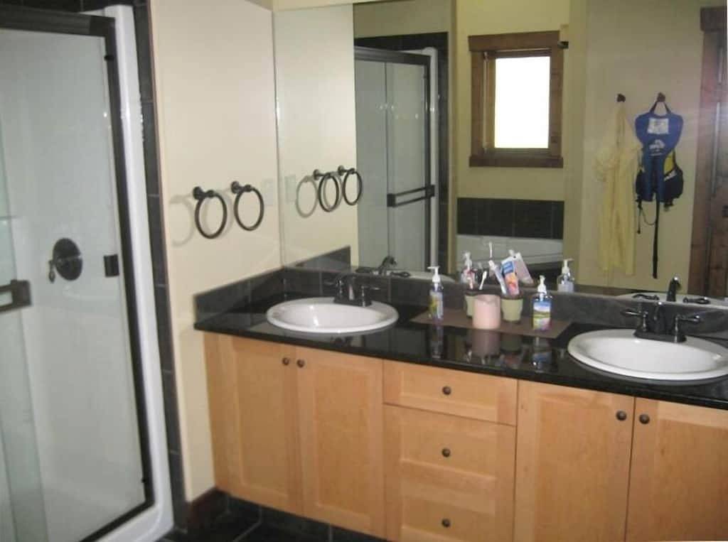 Luxushaus in Radium Hot Springs ** 5 Schlafzimmer ** in Radium Hot Springs, Kootenay-Nationalpark