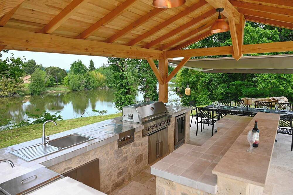 \"Mon rêve\" villa situated on river Lot, ideal for families and groups relaxation in Sainte-Livrade-sur-Lot, Región de Villeneuve-sur-Lot