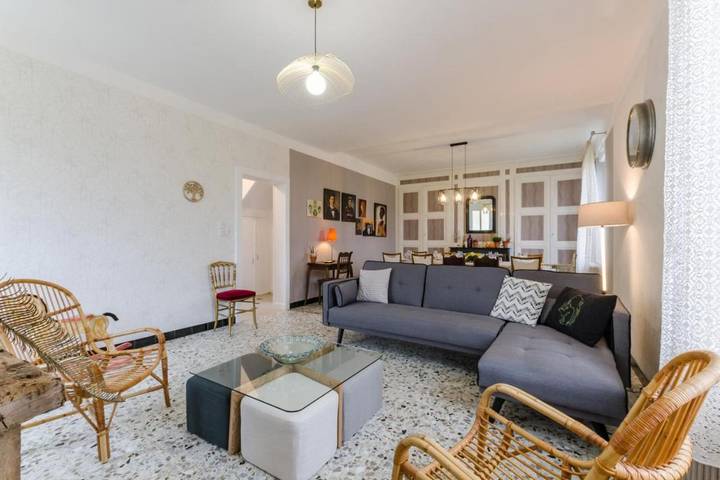 Location de vacances pour 10 personnes, avec terrasse et jardin, adapté aux familles dans Yèvres-le-Petit