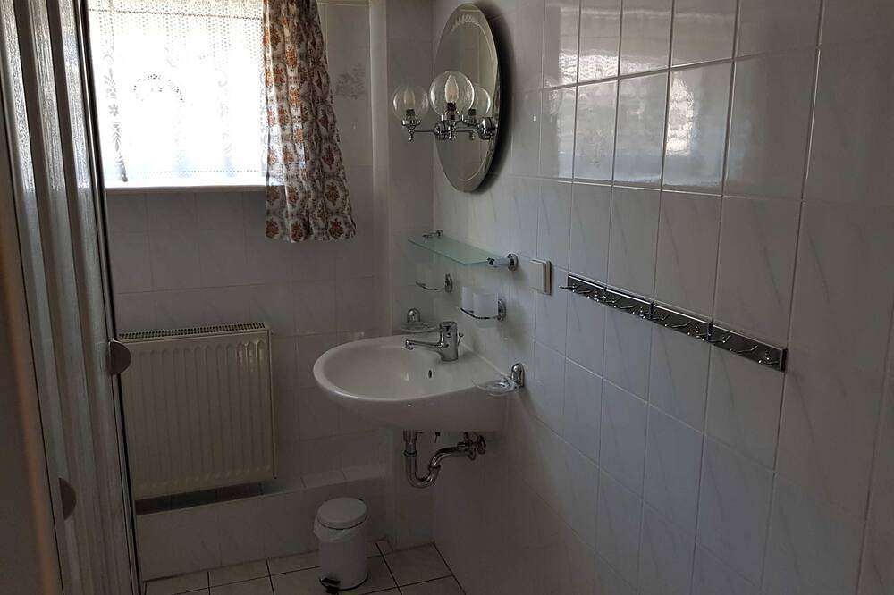Ganze Wohnung, Ferienwohnung (Souterrain bis 3 Pers.) - Ferienwohnung in Ahlbeck in Drei Kaiserbäder, Heringsdorf