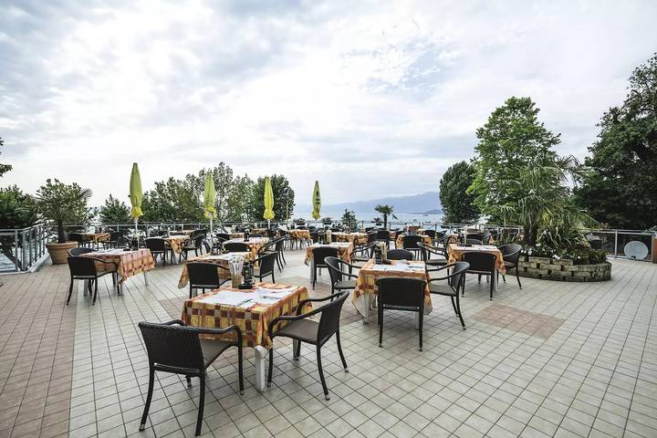 Mobil home pour 6 personnes, avec piscine ainsi que sauna et terrasse, animaux acceptés à Le Bourg-d'Oisans - 2