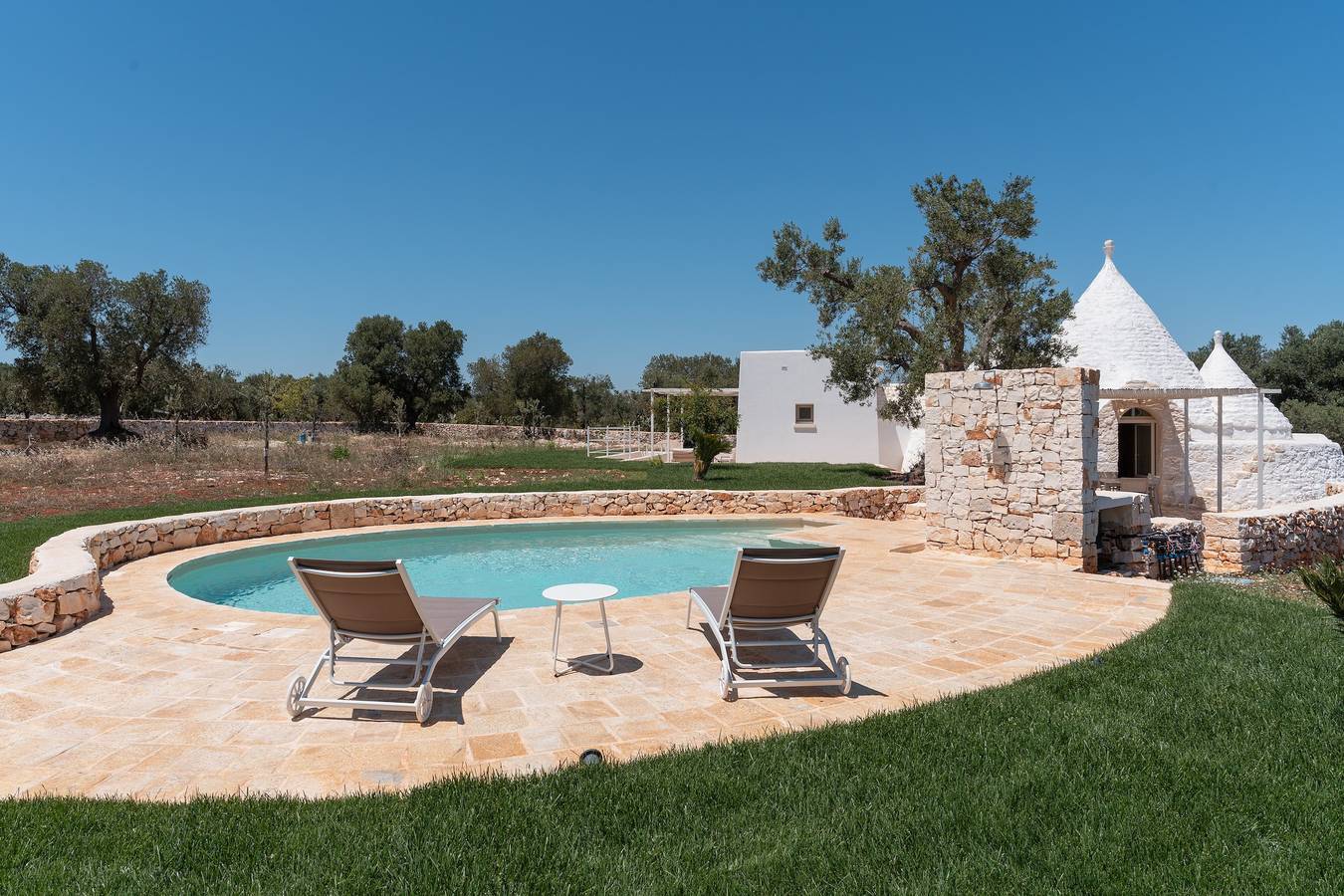 Villa 'Trullo White Dream Con Piscina' con piscina privata, Wi-Fi e aria condizionata in Ostuni, Salento