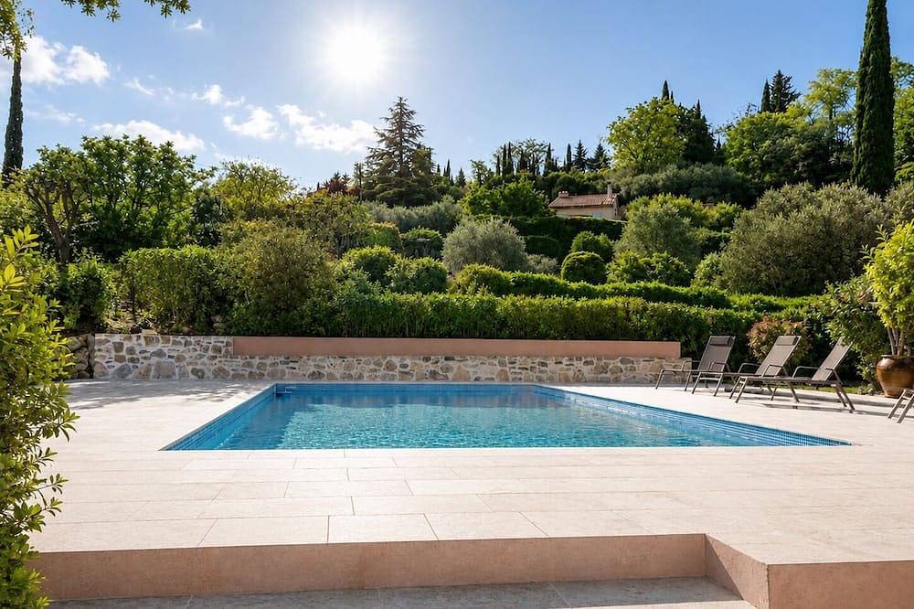Fully renovated villa in Provence, with large pool and spectacular valley view in Bargemon, Region de Draguignan