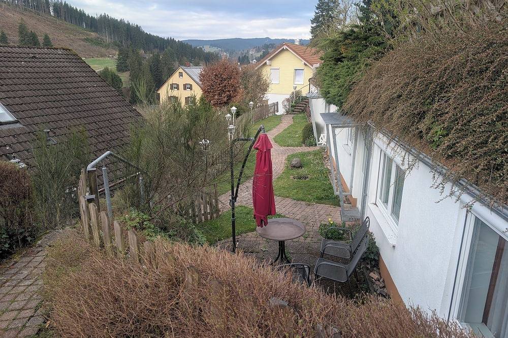 Geheel appartement, Sonneck vacation apartment for 4 people with direct access to the garden. in Feldberg (Schwarzwald), Feldberg