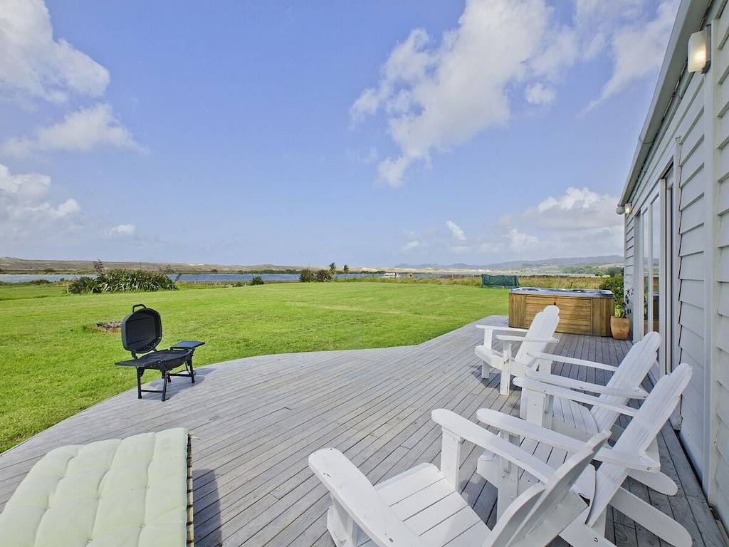 Waipu Dunes - with Spa\nwaterfront walk to the beach. Pet-Friendly!\nwaipu Cove in Whangarei District