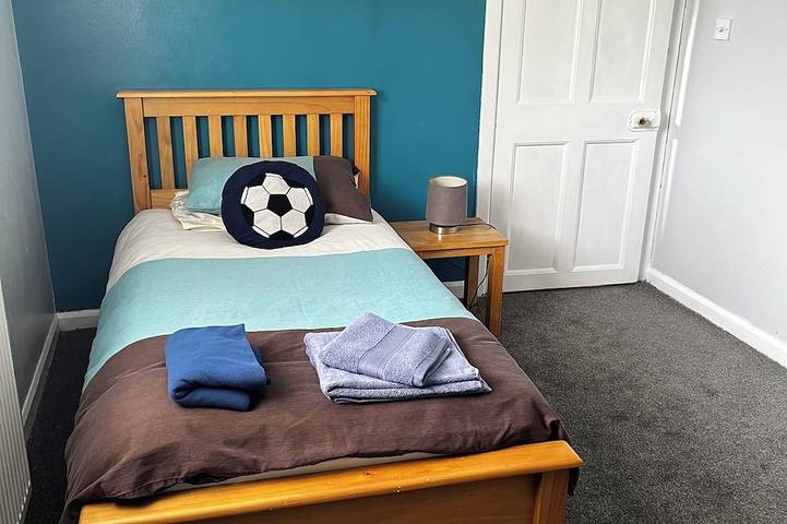 Semi detached house. 2 bedrooms in a desirable location. in Edinburgh, Edinburgh und Lothian