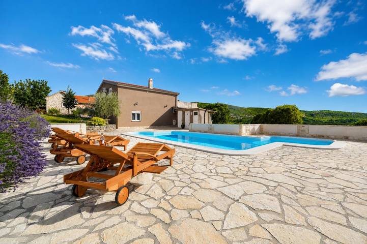 Villa für 10 Personen, mit Garten und Kinderpool sowie Terrasse in Zadar - 3