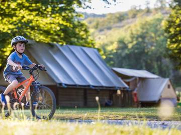Camping für 4 Personen in Saint-Germain-du-Bel-Air, Quercy, Bild 4