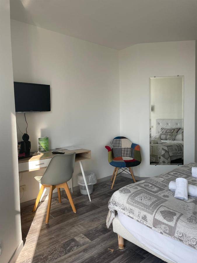 Triple Room in Saint-André-de-Sangonis, Région de Lodève