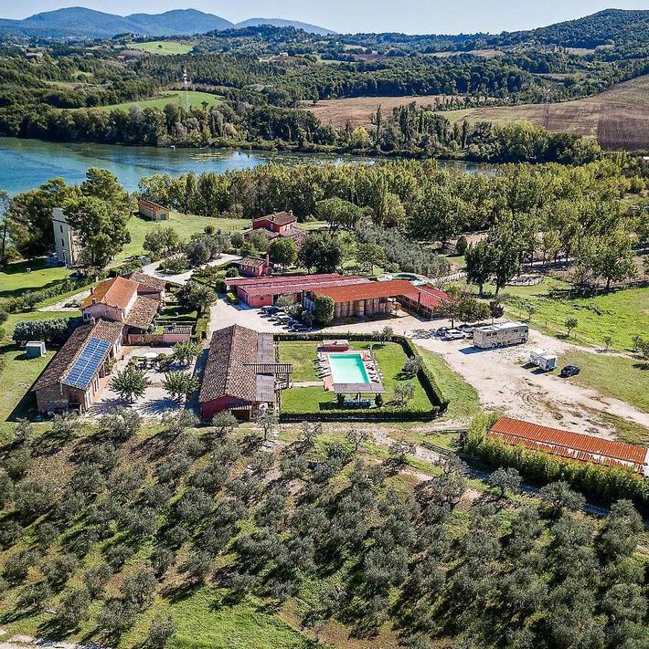 Ferienwohnung für 4 Personen, mit Garten und Pool sowie Ausblick, mit Haustier