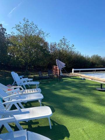 Gîte pour 10 personnes, avec jardin et piscine à Reyrevignes