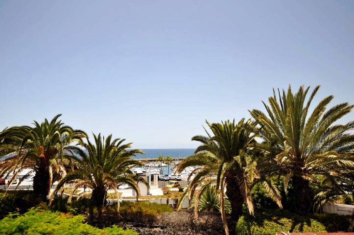 Bungalow voor 8 personen, with Balkon and Terras as well as Tuin and Kinderzwembad in Costa Adeje