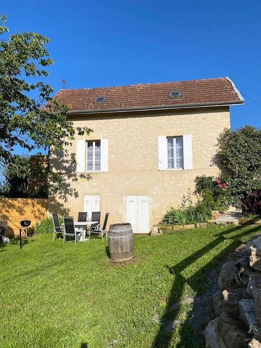 Location de vacances pour 5 personnes, avec vue et jardin, animaux acceptés à Saint-Quentin-de-Caplong - 3