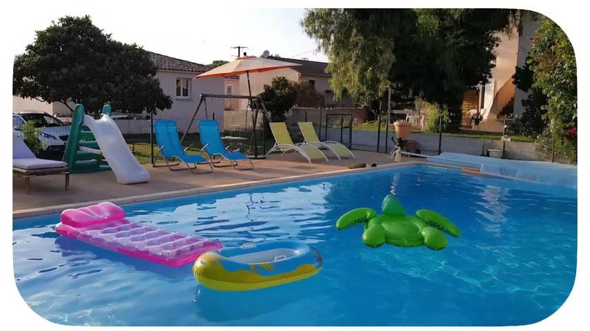 Location de vacances pour 6 personnes, avec Terrasse ainsi que Jardin et Piscine dans Mignataja