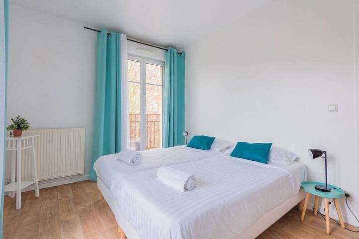 Gîte pour 8 personnes, avec jardin et balcon à Chessy - 2