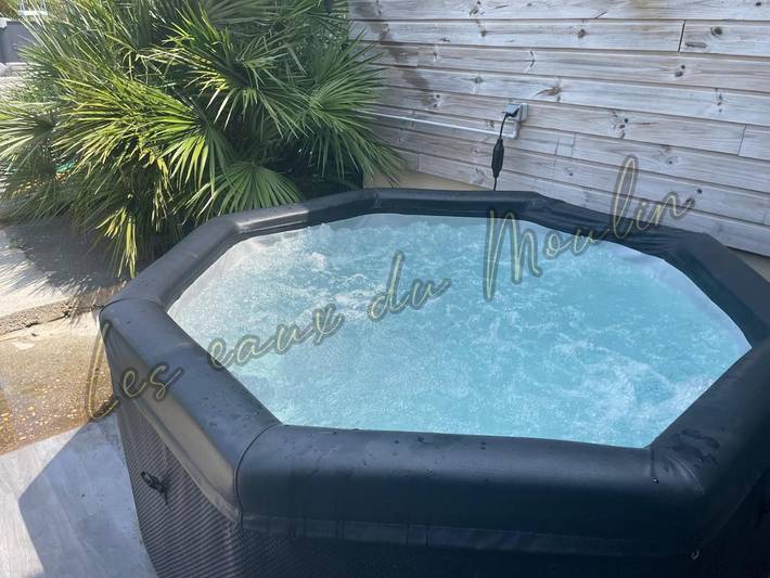 Location de vacances pour 14 personnes, avec jacuzzi ainsi que piscine et jardin, animaux acceptés à Vittefleur