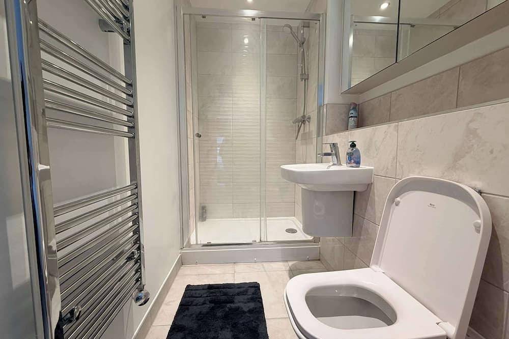 Entire apartment, Modern 2Bdr Oasis Home by Watford General in Watford, Hertfordshire